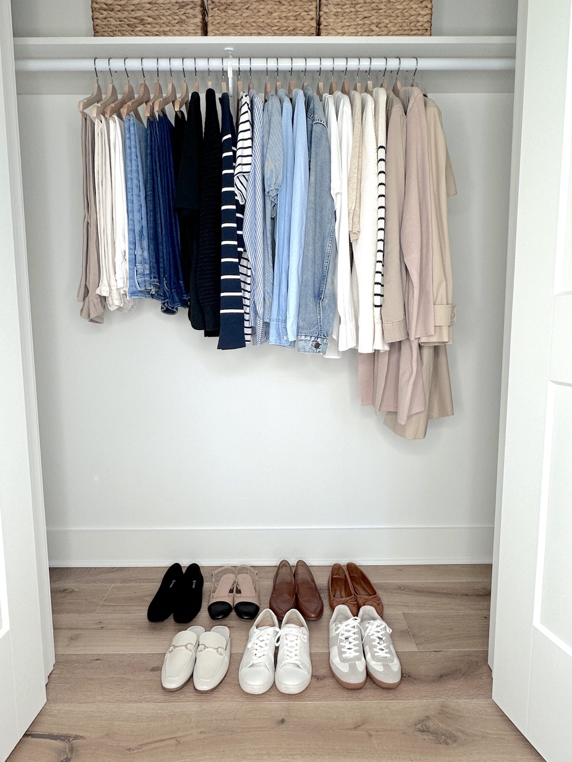 Clean Girl Capsule Wardrobe: The Simple Guide to Minimalist Style in 2026
