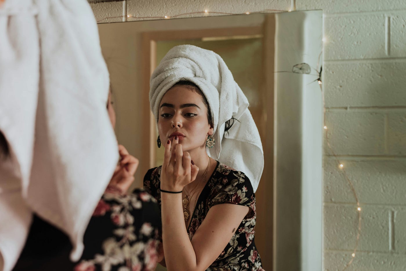 How to Look More Attractive Naturally (Proven Tips That Actually Work in 2026)